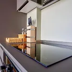 Urban Luxury - Bright And Central *