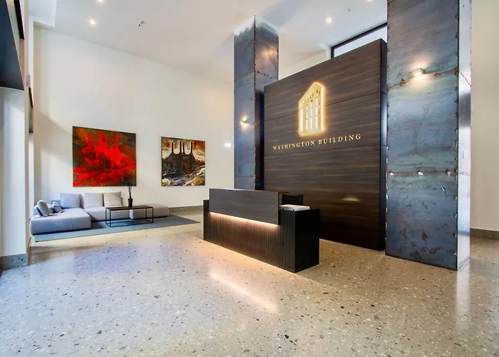 Urban Luxury - Bright And Central